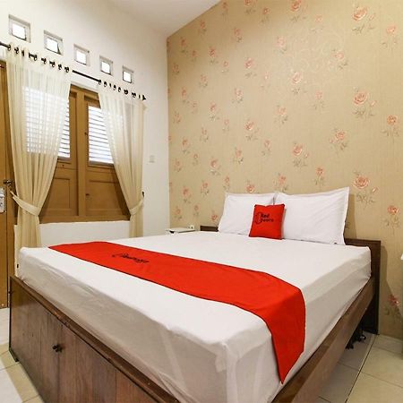 Hotel Reddoorz Near Rs Sarjito Yogyakarta Exterior foto
