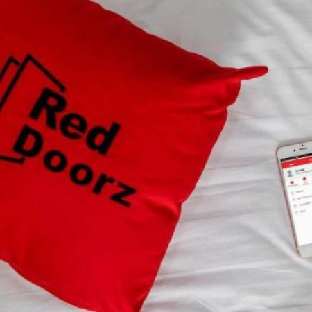 Hotel Reddoorz Near Rs Sarjito Yogyakarta Exterior foto