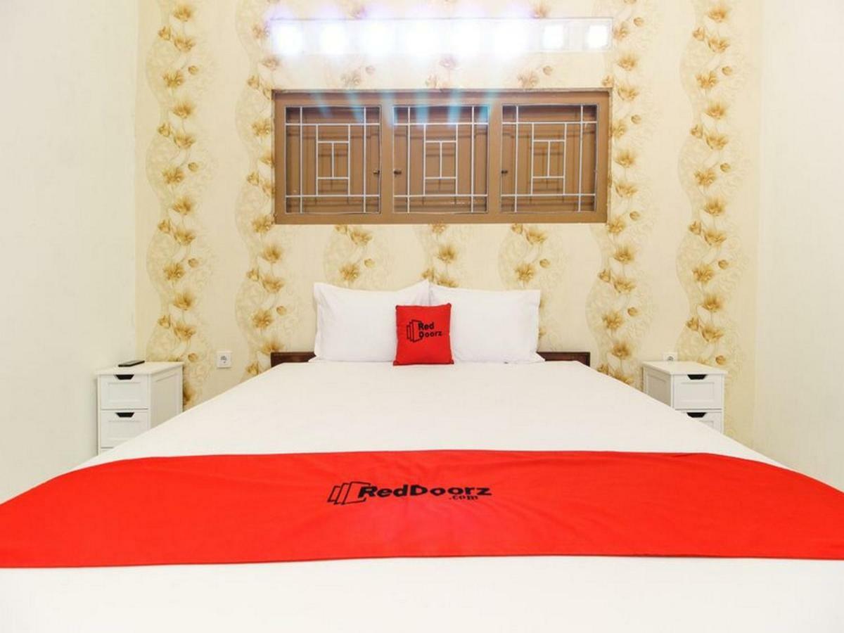 Hotel Reddoorz Near Rs Sarjito Yogyakarta Exterior foto