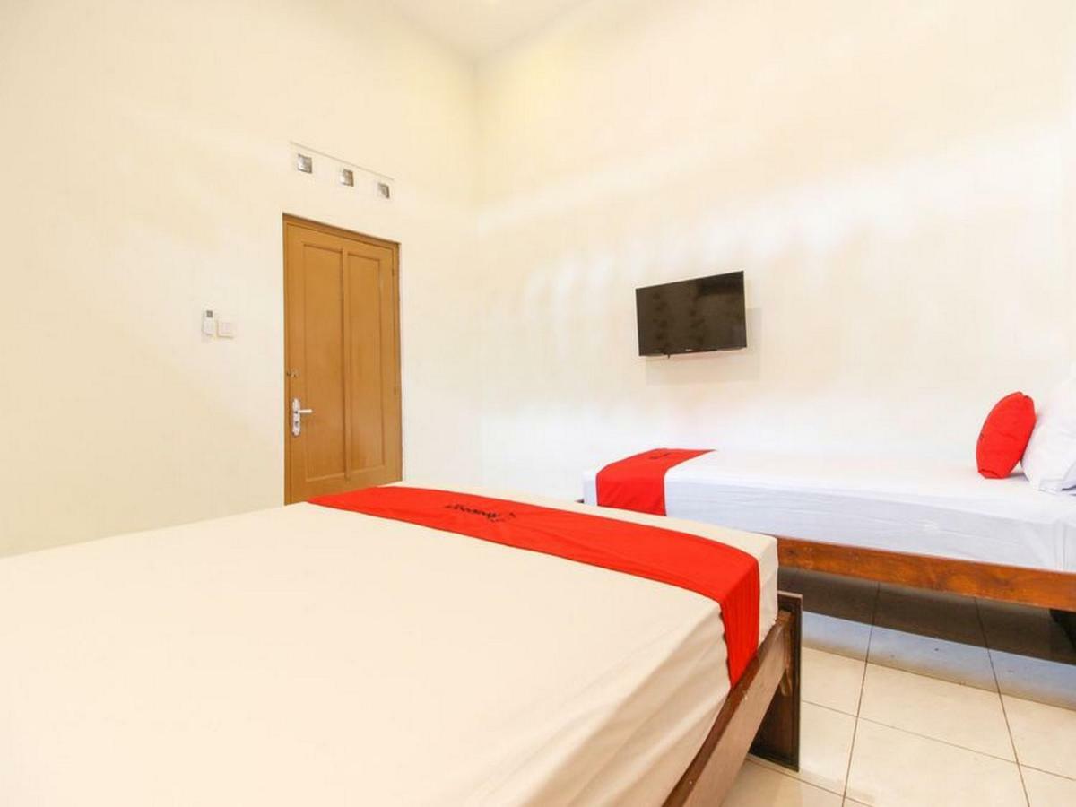 Hotel Reddoorz Near Rs Sarjito Yogyakarta Exterior foto
