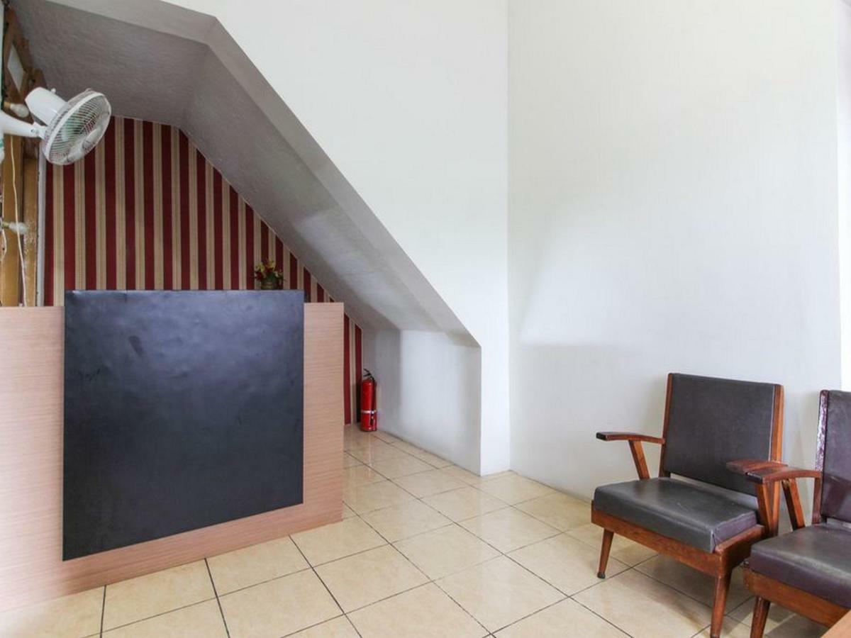 Hotel Reddoorz Near Rs Sarjito Yogyakarta Exterior foto