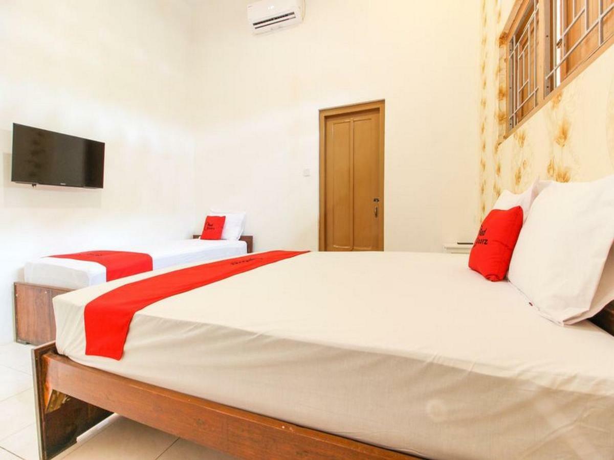 Hotel Reddoorz Near Rs Sarjito Yogyakarta Exterior foto