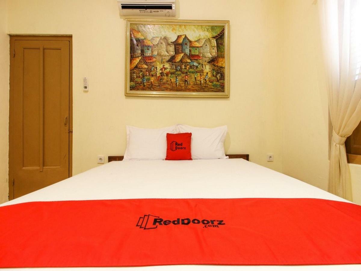 Hotel Reddoorz Near Rs Sarjito Yogyakarta Exterior foto