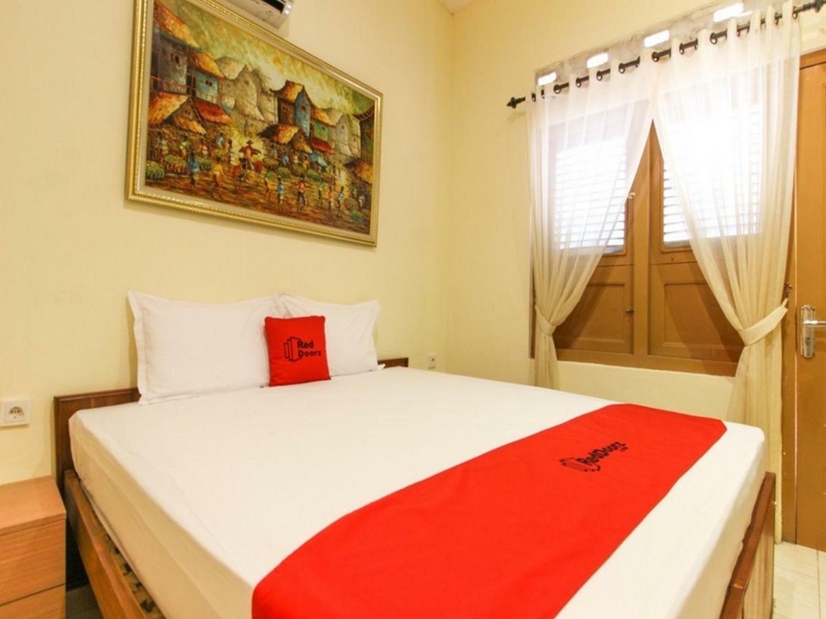Hotel Reddoorz Near Rs Sarjito Yogyakarta Exterior foto