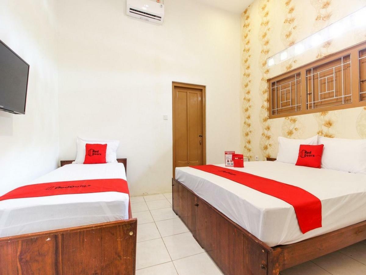 Hotel Reddoorz Near Rs Sarjito Yogyakarta Exterior foto