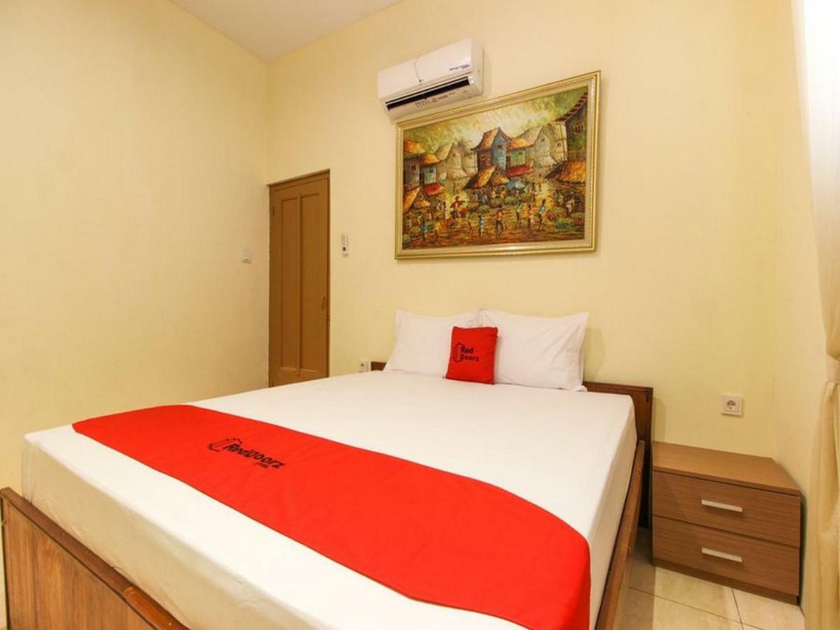 Hotel Reddoorz Near Rs Sarjito Yogyakarta Exterior foto