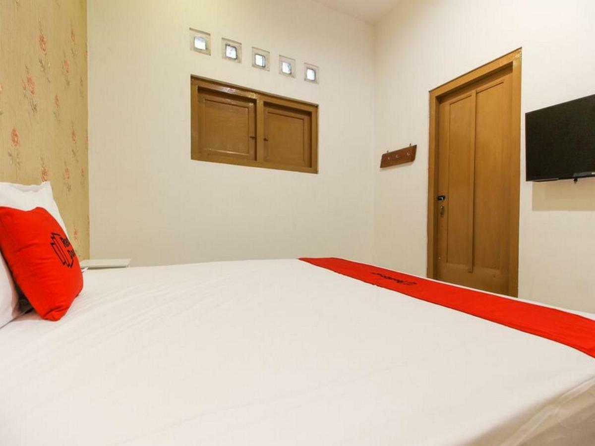 Hotel Reddoorz Near Rs Sarjito Yogyakarta Exterior foto