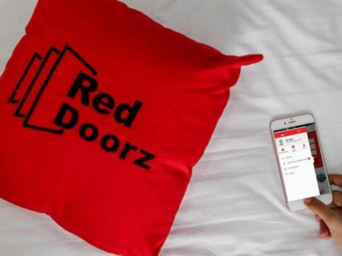 Hotel Reddoorz Near Rs Sarjito Yogyakarta Exterior foto